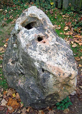 The Blowing Stone, Kingston Lisle, Berkshire (Oxfordshire) -  Nash Ford Publishing